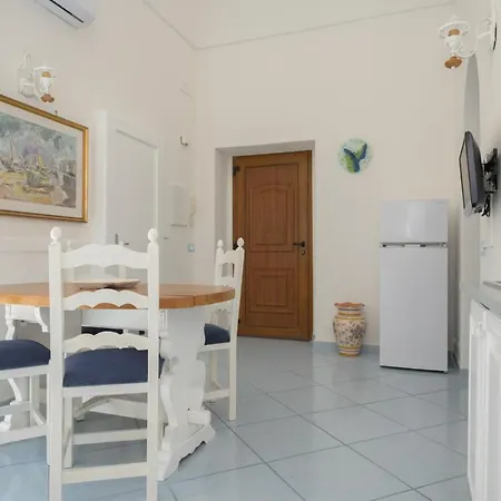 Un Angolo Di Mare...Nel Centro Di Ischia! Exterior photo